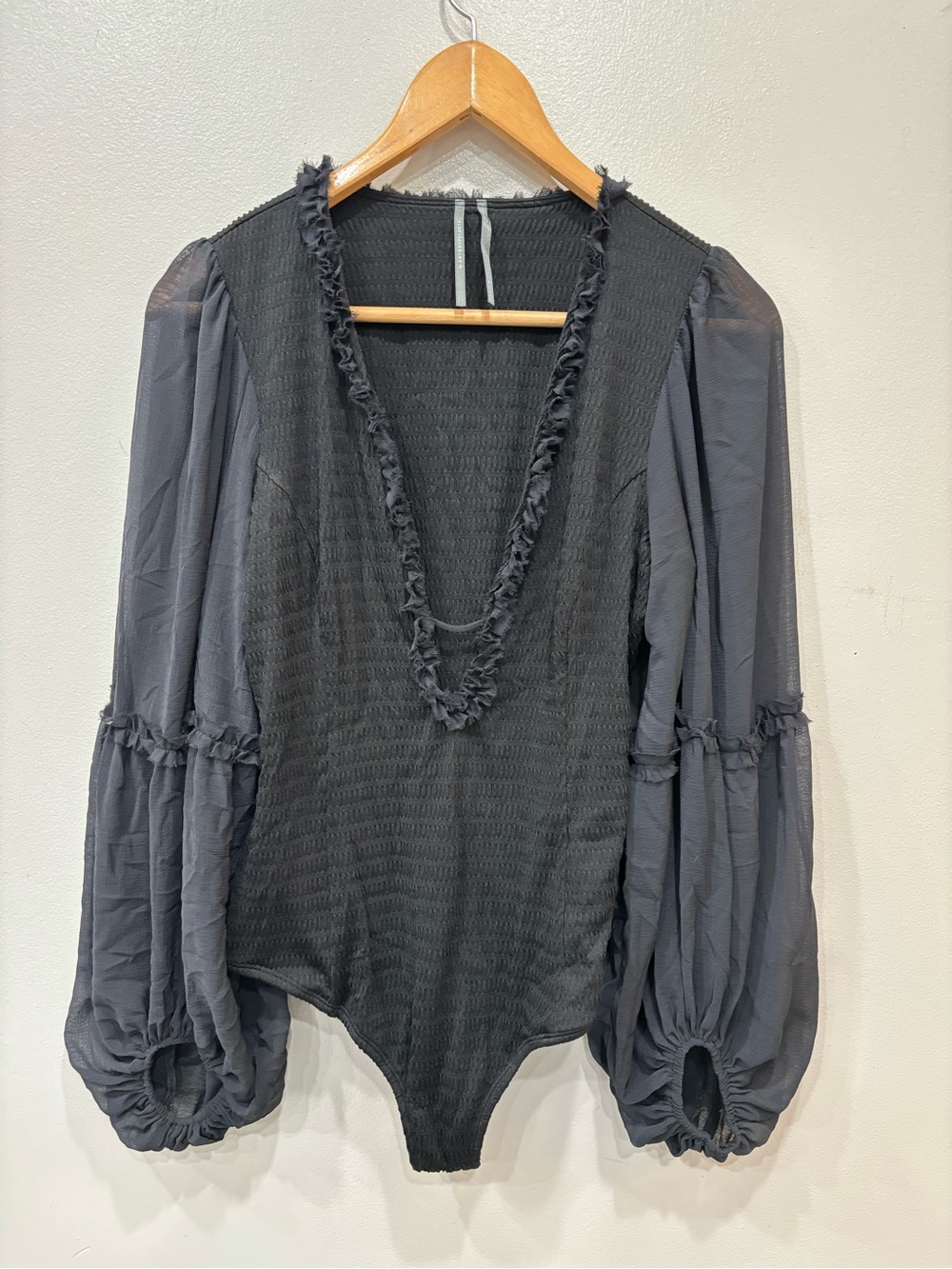 Anthropologie Deep V- Puff Sleeve Bodysuit Black Top Women’s Size Medium